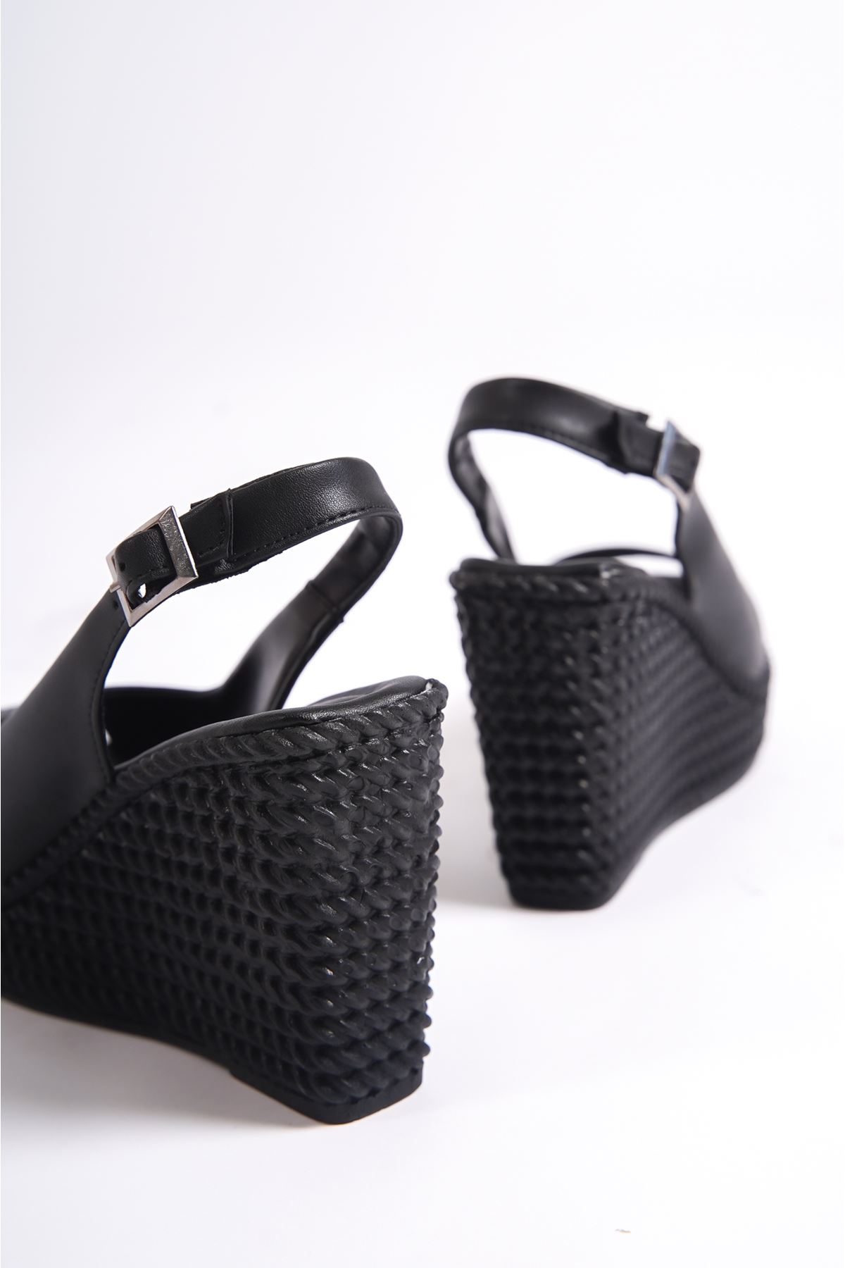 Henri Siyah Mat Deri Kadın Dolgu Topuklu Ayakkabı