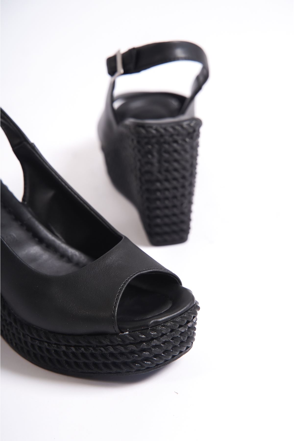 Henri Siyah Mat Deri Kadın Dolgu Topuklu Ayakkabı