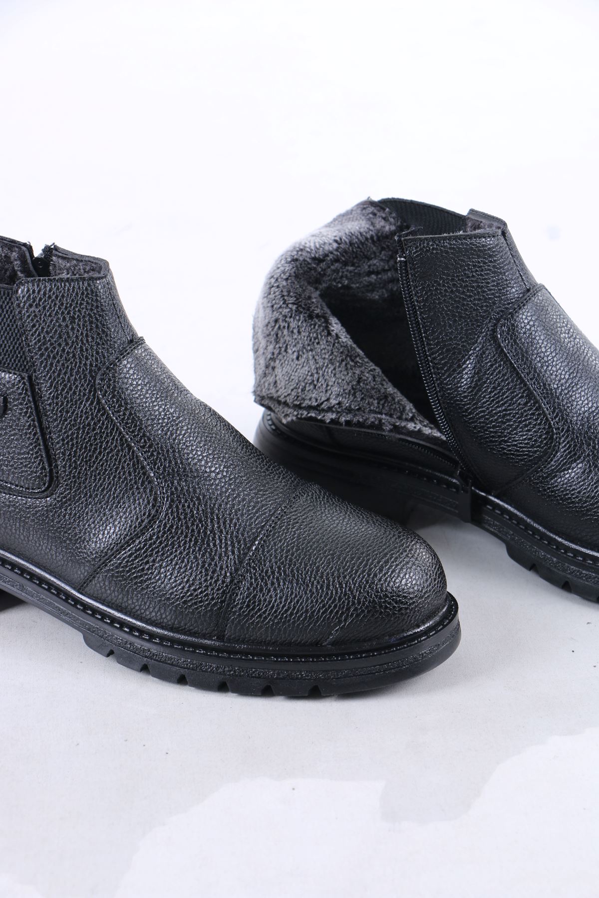 Letya Siyah Mat Deri Kürklü Fermuarlı Erkek Bot