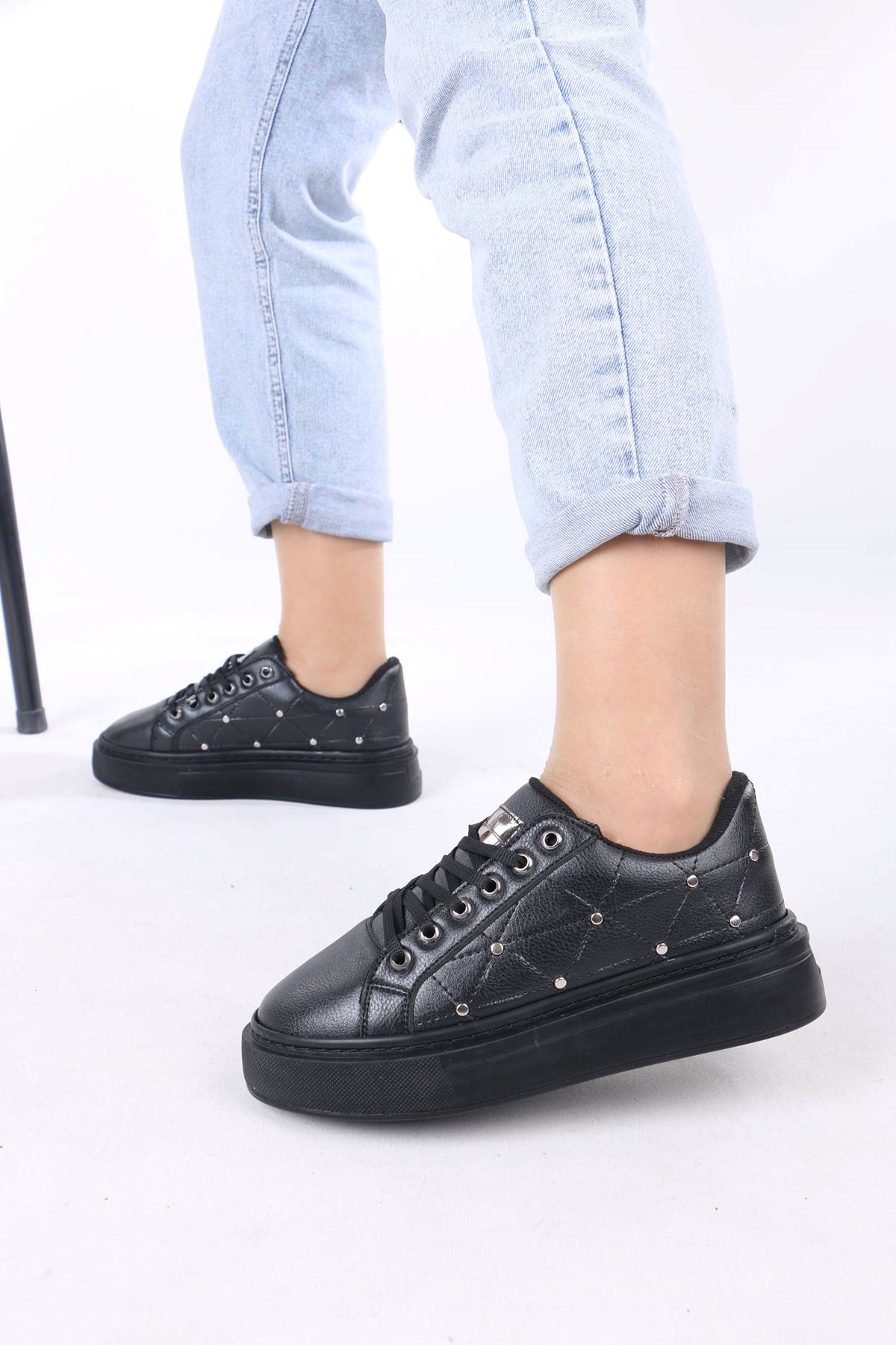 Noll Siyah Mat Deri Bağcıklı Kadın Spor Ayakkabı