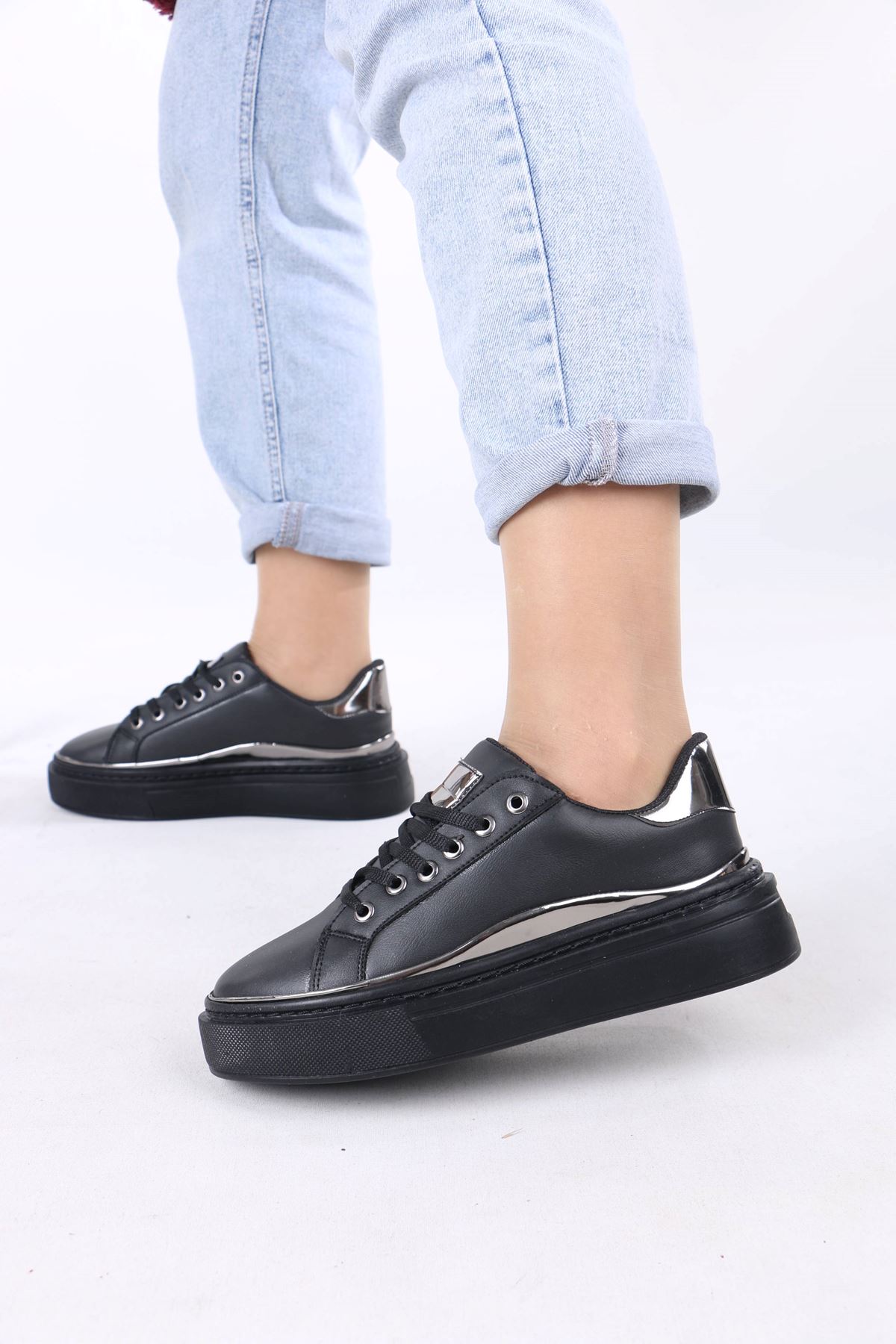 Kalle Siyah Mat Deri Bağcıklı Kadın Spor Ayakkabı