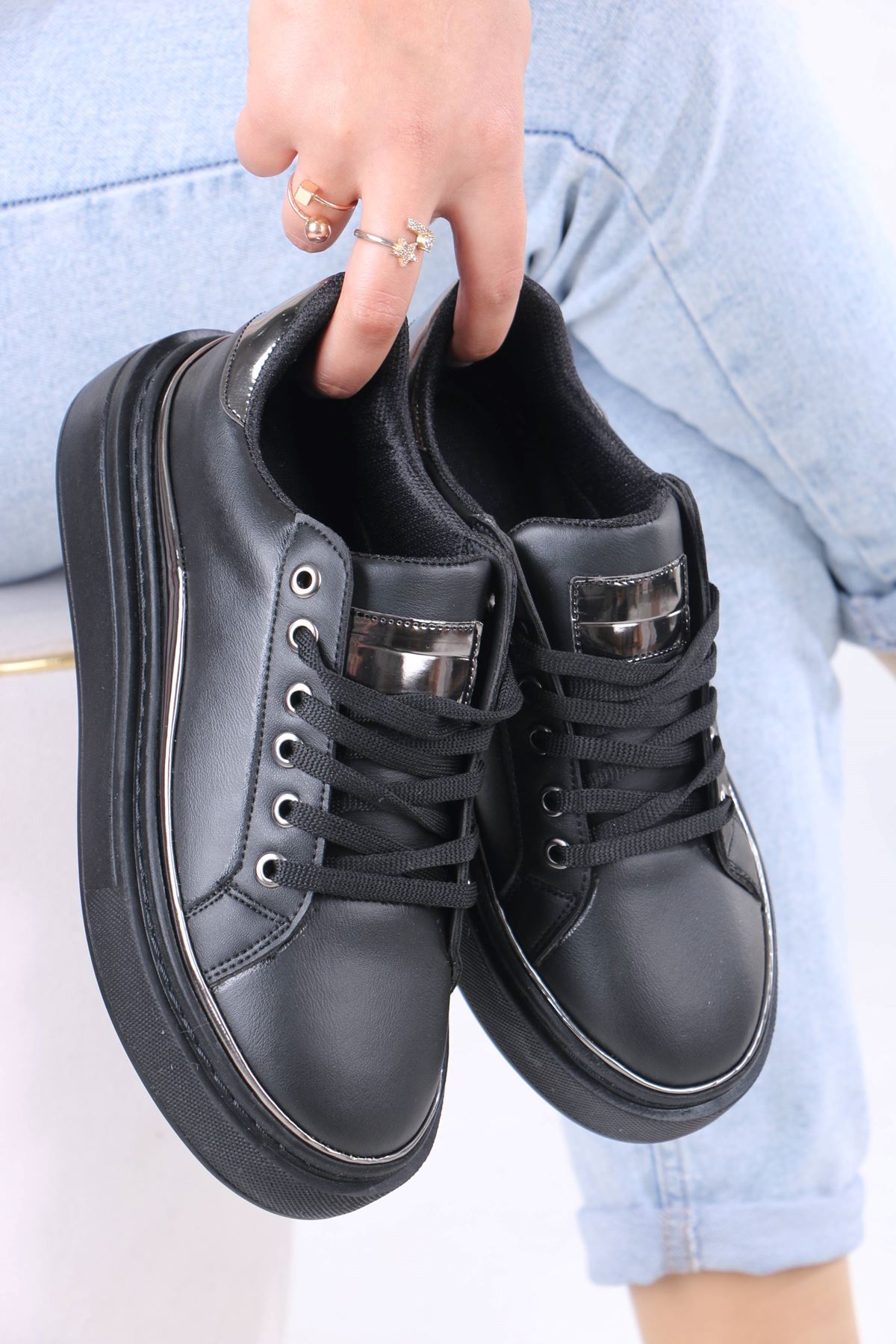 Kalle Siyah Mat Deri Bağcıklı Kadın Spor Ayakkabı