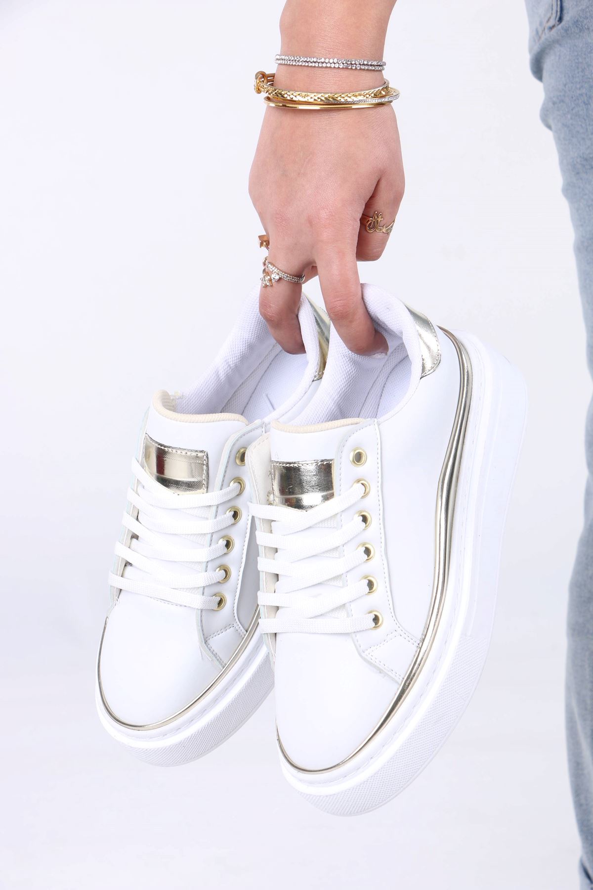 Kalle Beyaz Mat Deri Bağcıklı Kadın Spor Ayakkabı