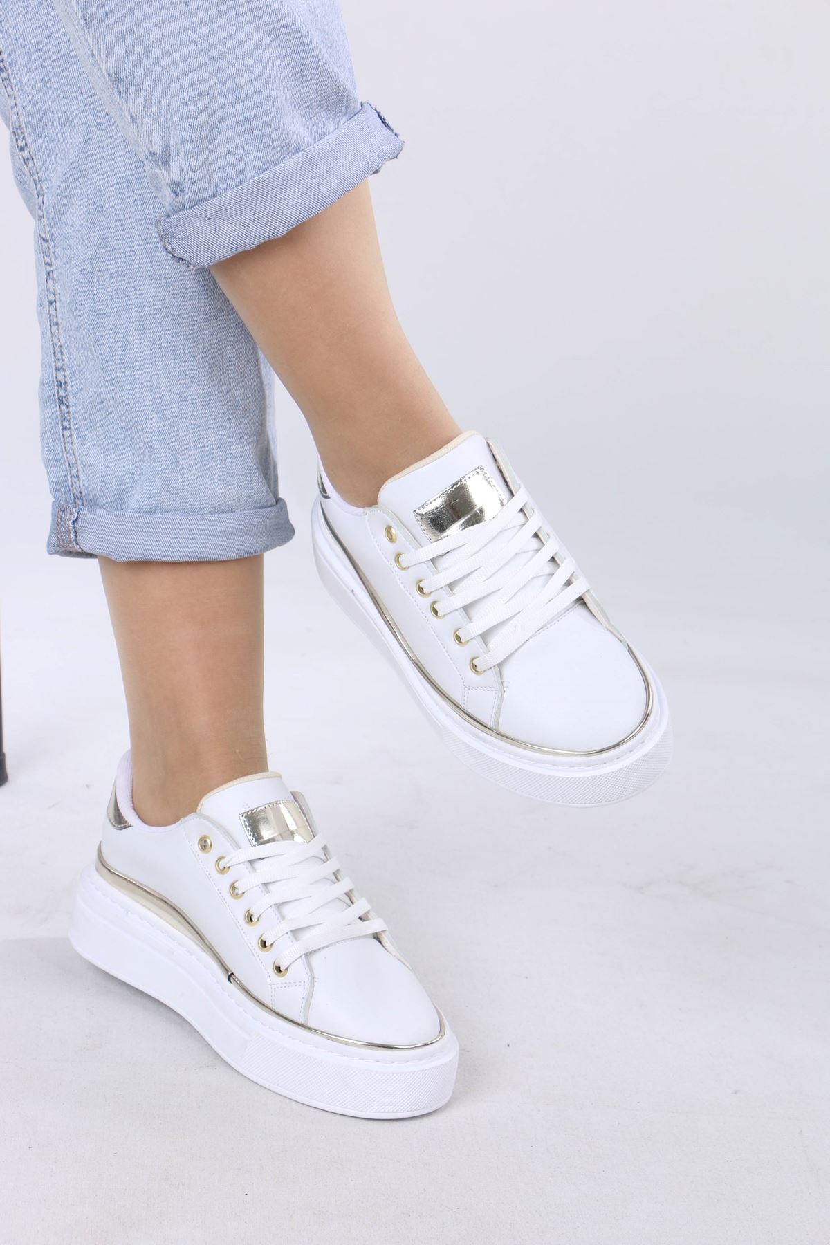 Kalle Beyaz Mat Deri Bağcıklı Kadın Spor Ayakkabı