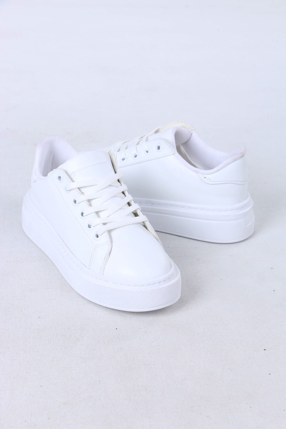 Jeri Beyaz Mat Deri Bağcıklı Kadın Spor Ayakkabı