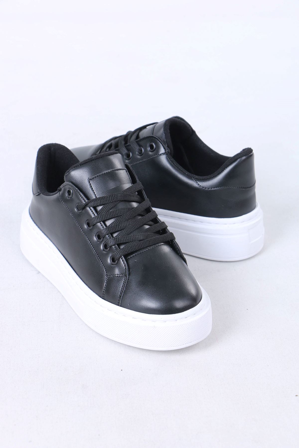 Jeri Siyah Beyaz Taban Mat Deri Bağcıklı Kadın Spor Ayakkabı