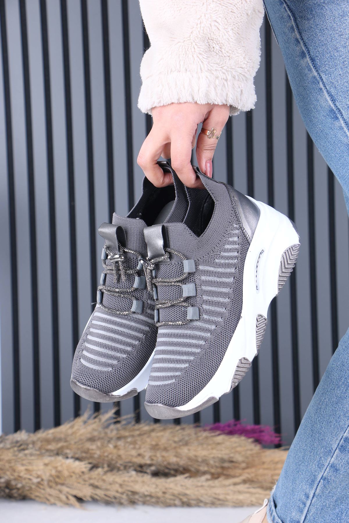 Joella Gri Triko Taşlı Bağcıklı Kadın Spor Ayakkabı