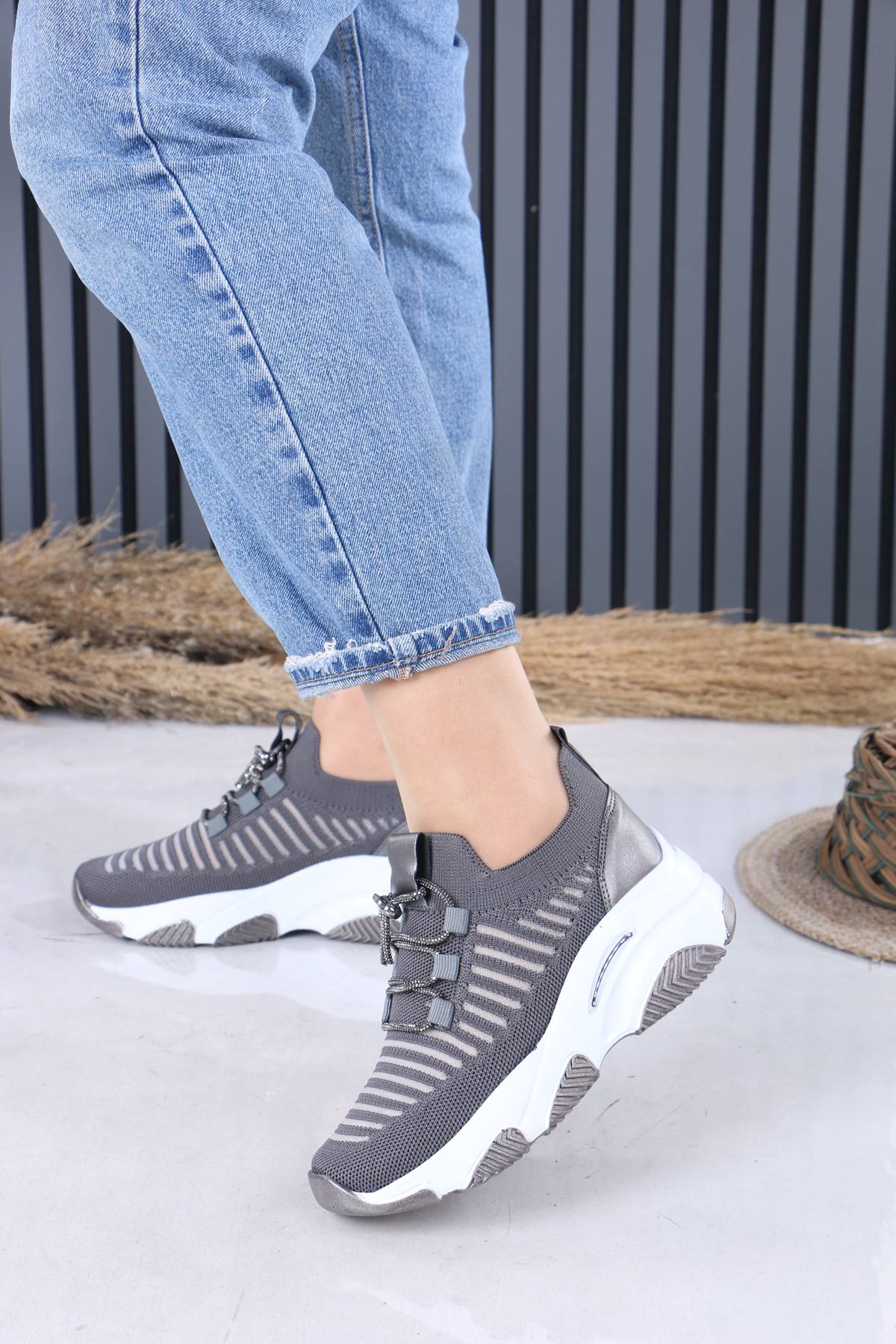 Joella Gri Triko Taşlı Bağcıklı Kadın Spor Ayakkabı