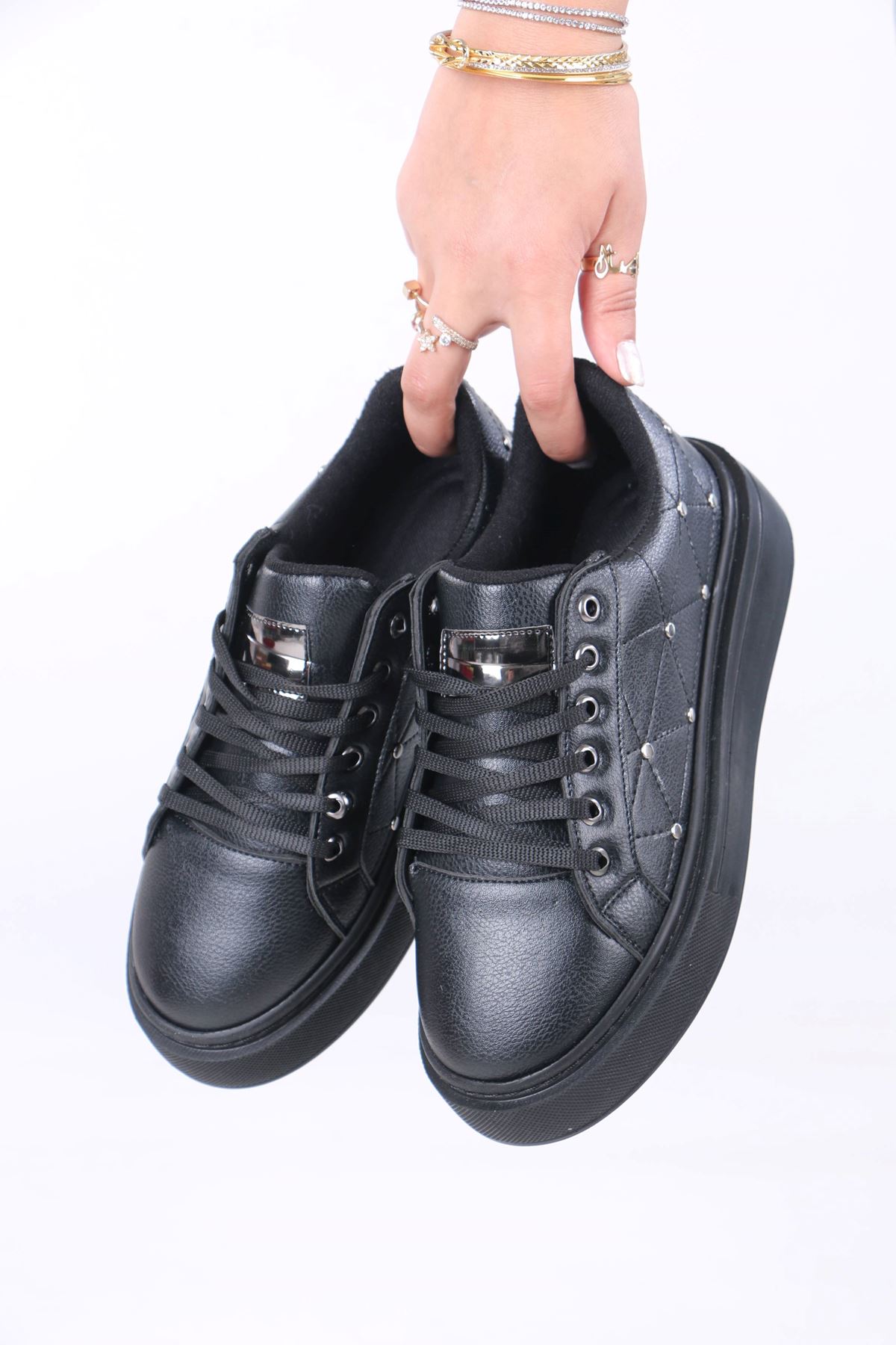 Noll Siyah Mat Deri Bağcıklı Kadın Spor Ayakkabı