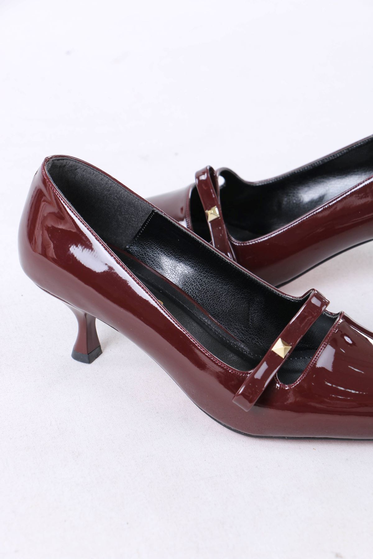 Larue Bordo Rugan Tokalı Topuklu Kadın Ayakkabı