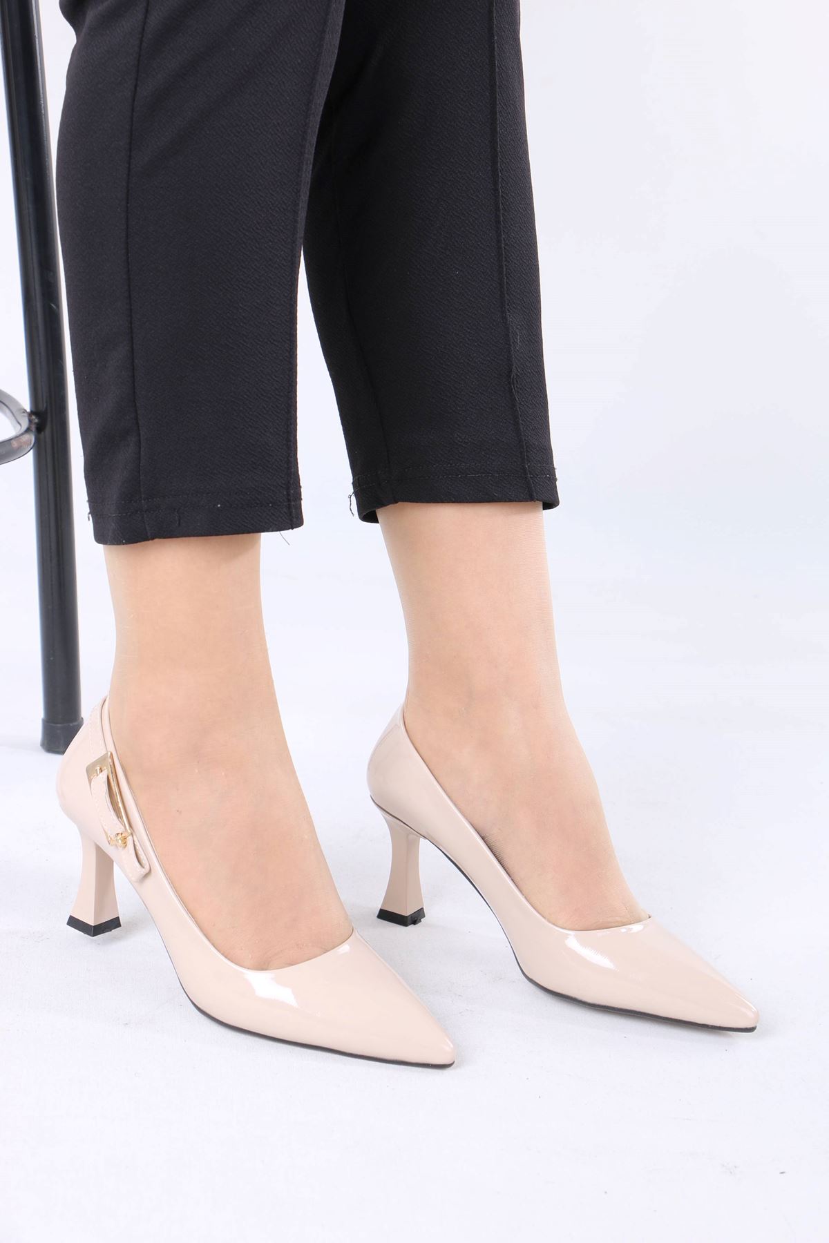 Monet Bej Rugan Tokalı Topuklu Kadın Ayakkabı