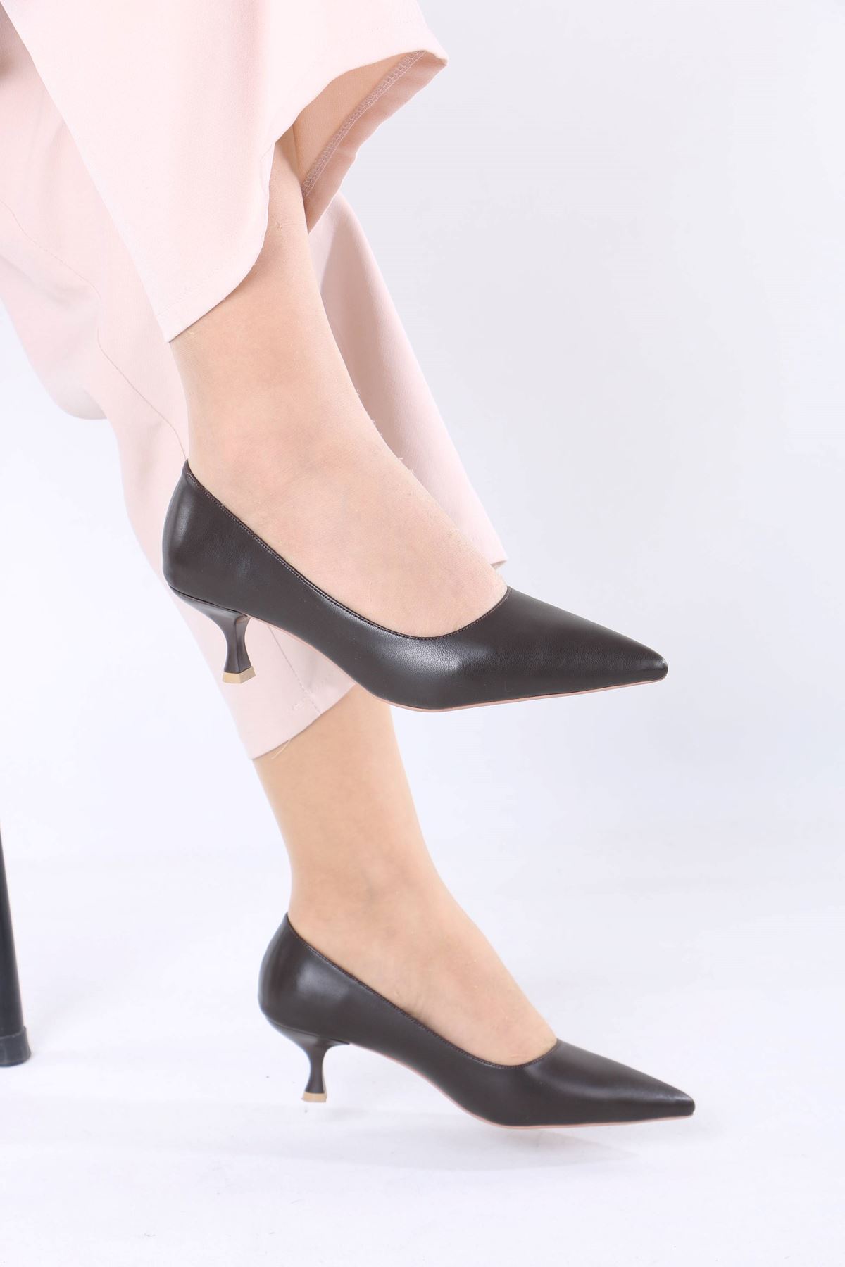 Mauger Kahverengi Mat Deri Topuklu Kadın Ayakkabı