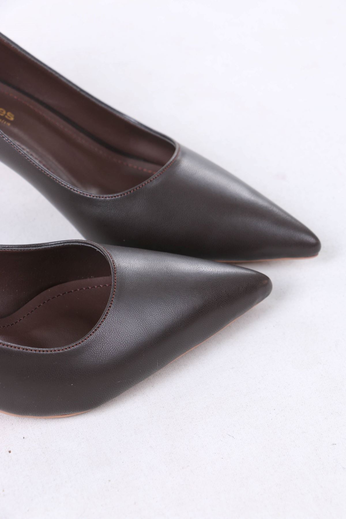 Mauger Kahverengi Mat Deri Topuklu Kadın Ayakkabı