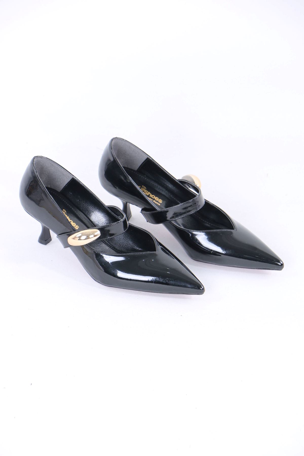 Lotye Siyah Rugan Tokalı Topuklu Kadın Ayakkabı