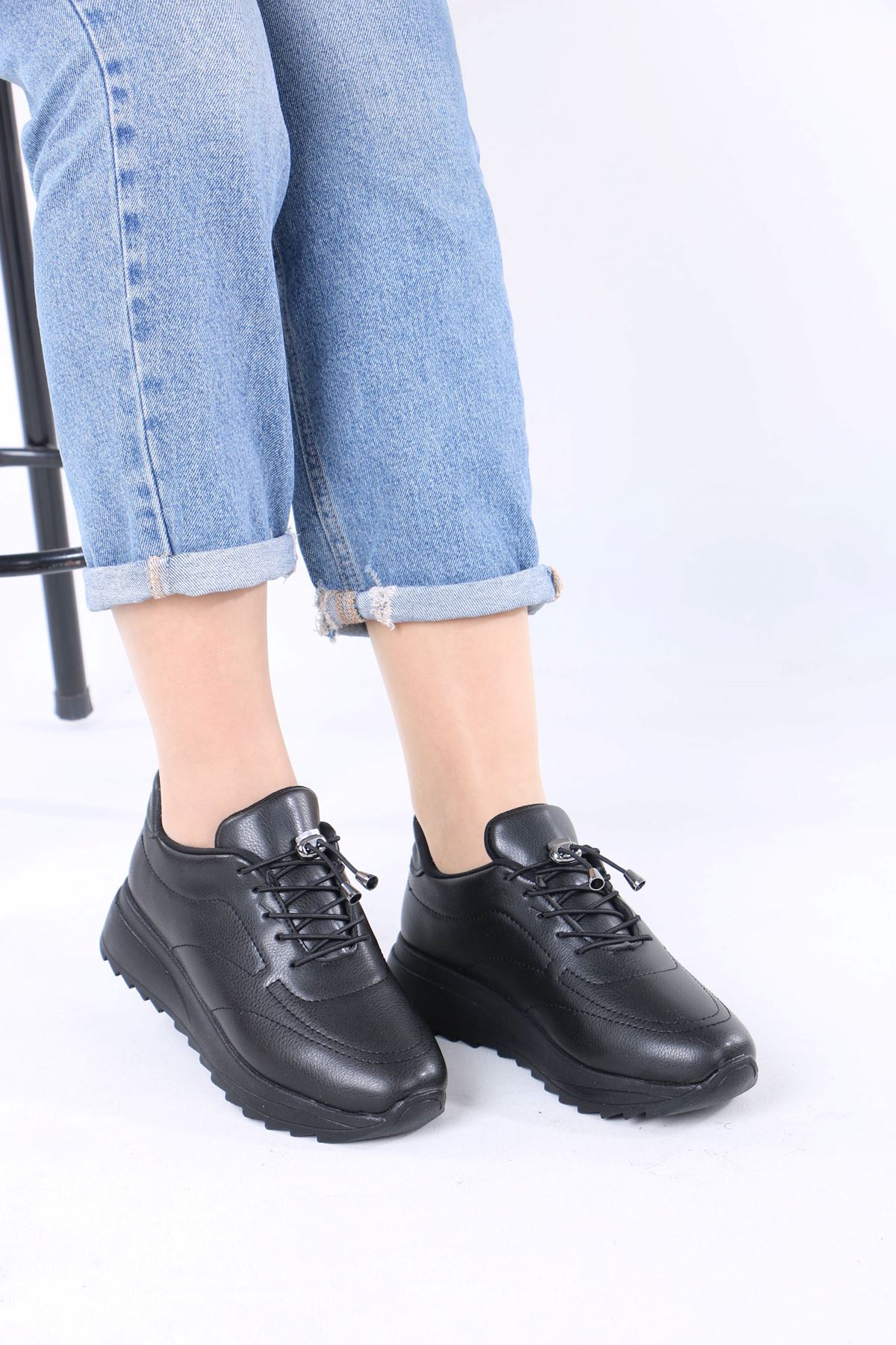 Lanton Siyah Mat Deri Bağcıklı Kadın Günlük Spor Ayakkabı