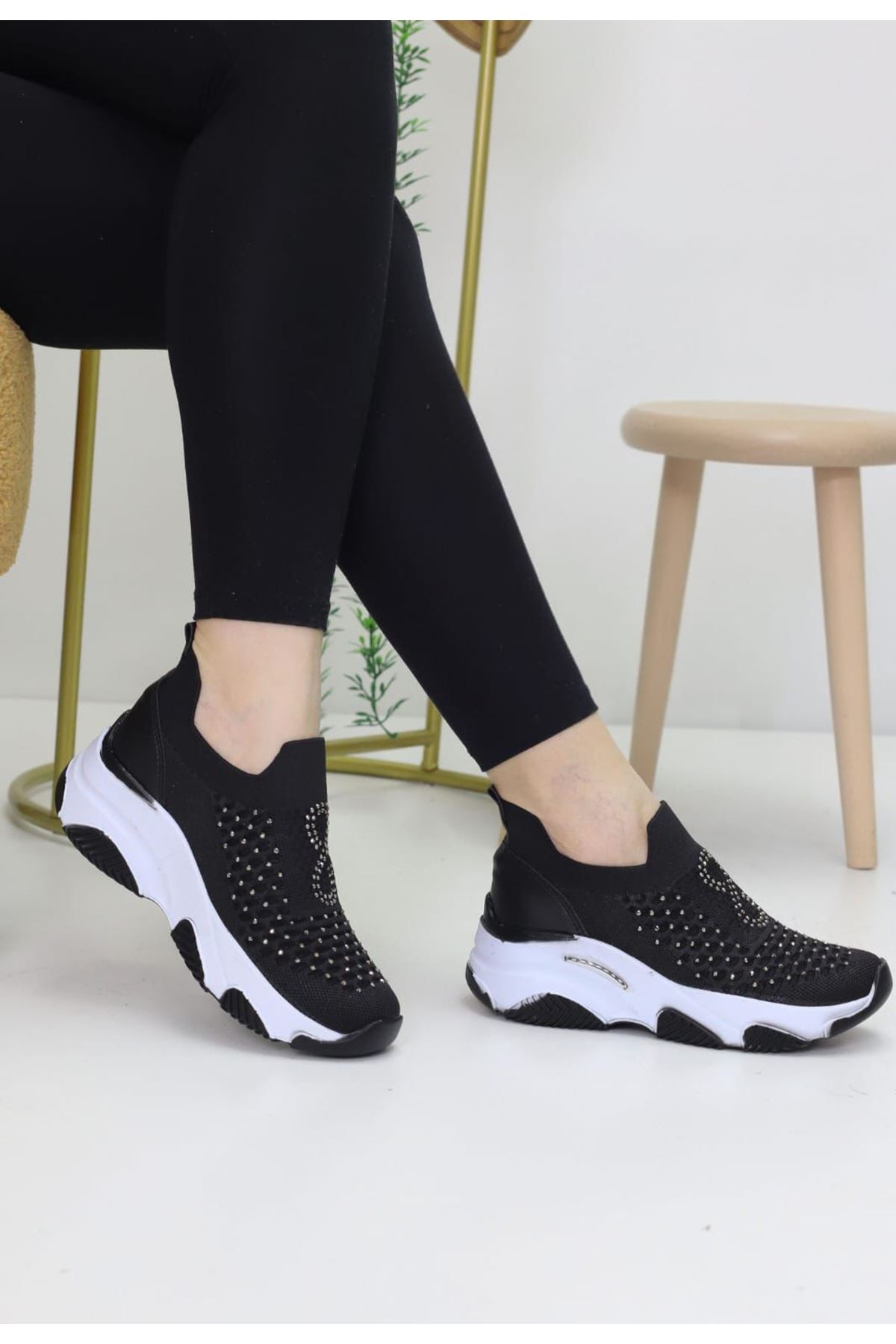 Leonda Siyah Beyaz Taban Triko Kadın Spor Ayakkabı