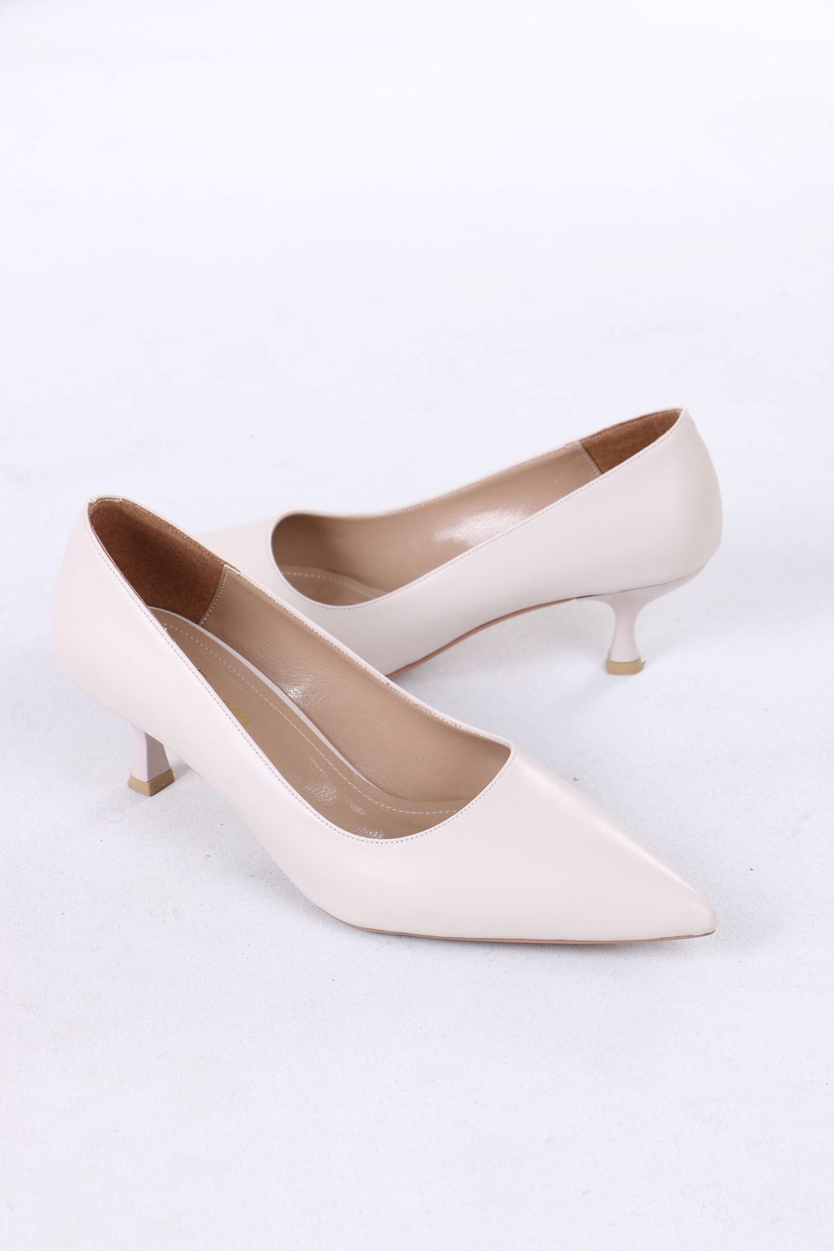 Mauger Bej Mat Deri Topuklu Kadın Ayakkabı