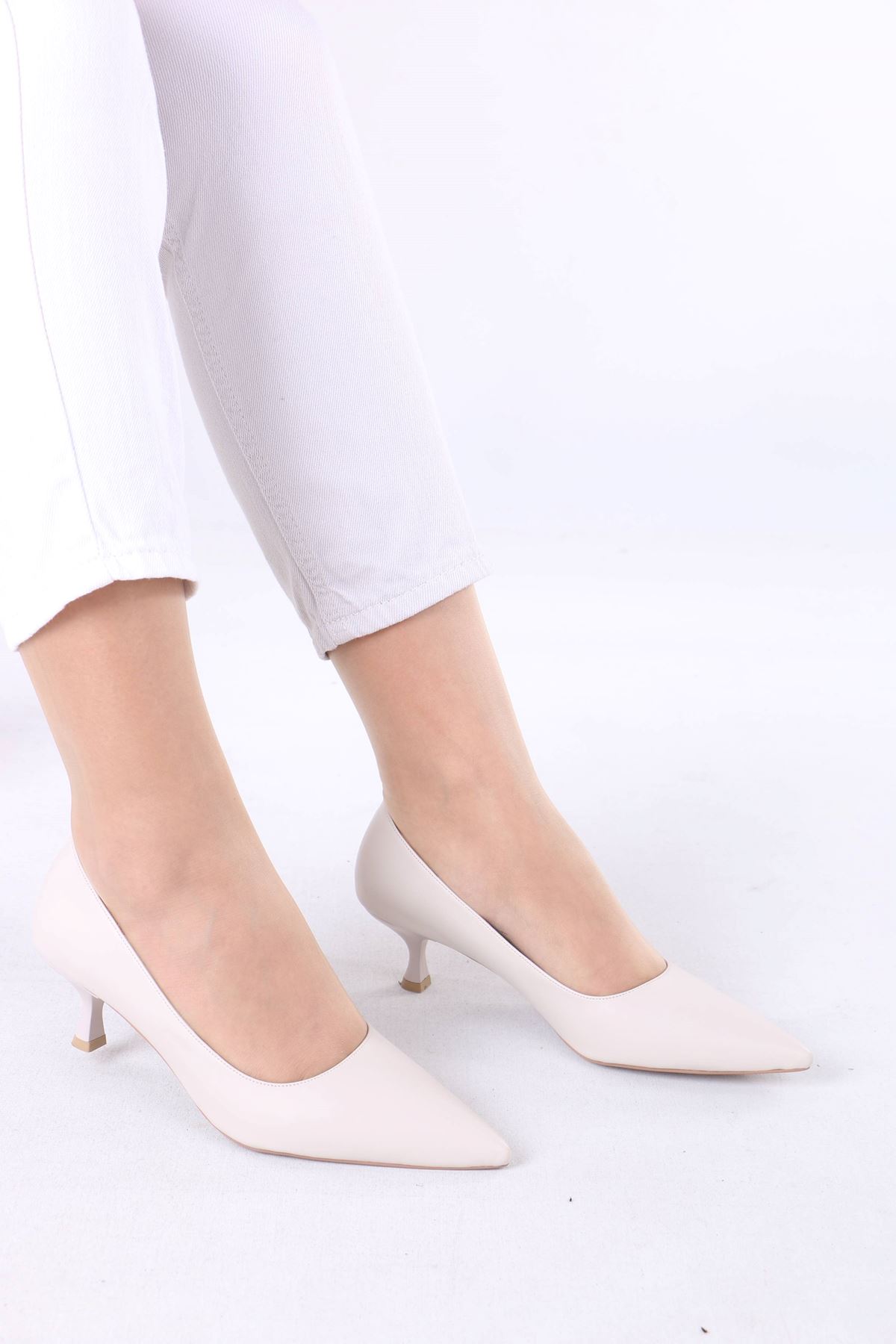 Mauger Bej Mat Deri Topuklu Kadın Ayakkabı