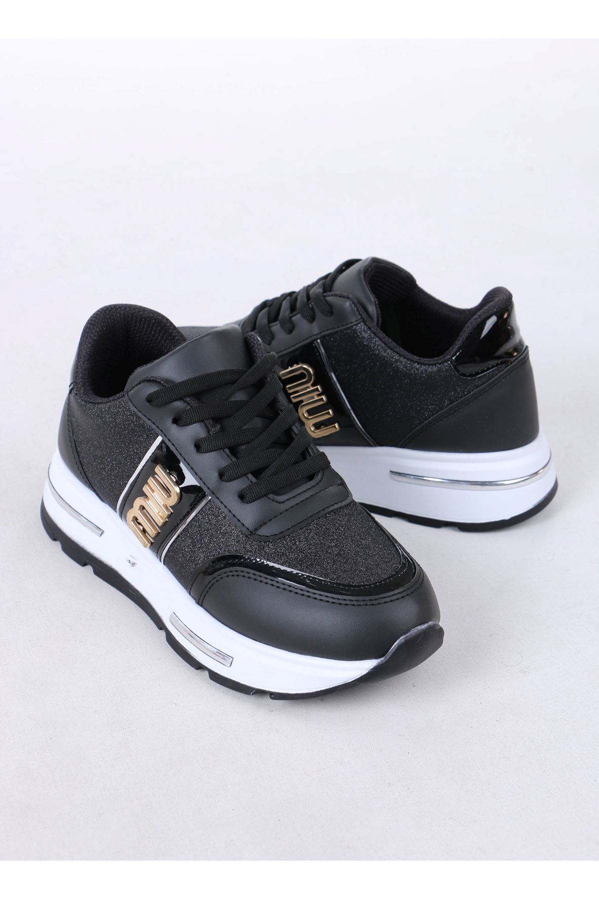 Karter Siyah Beyaz Taban Simli Kadın Spor Ayakkabı