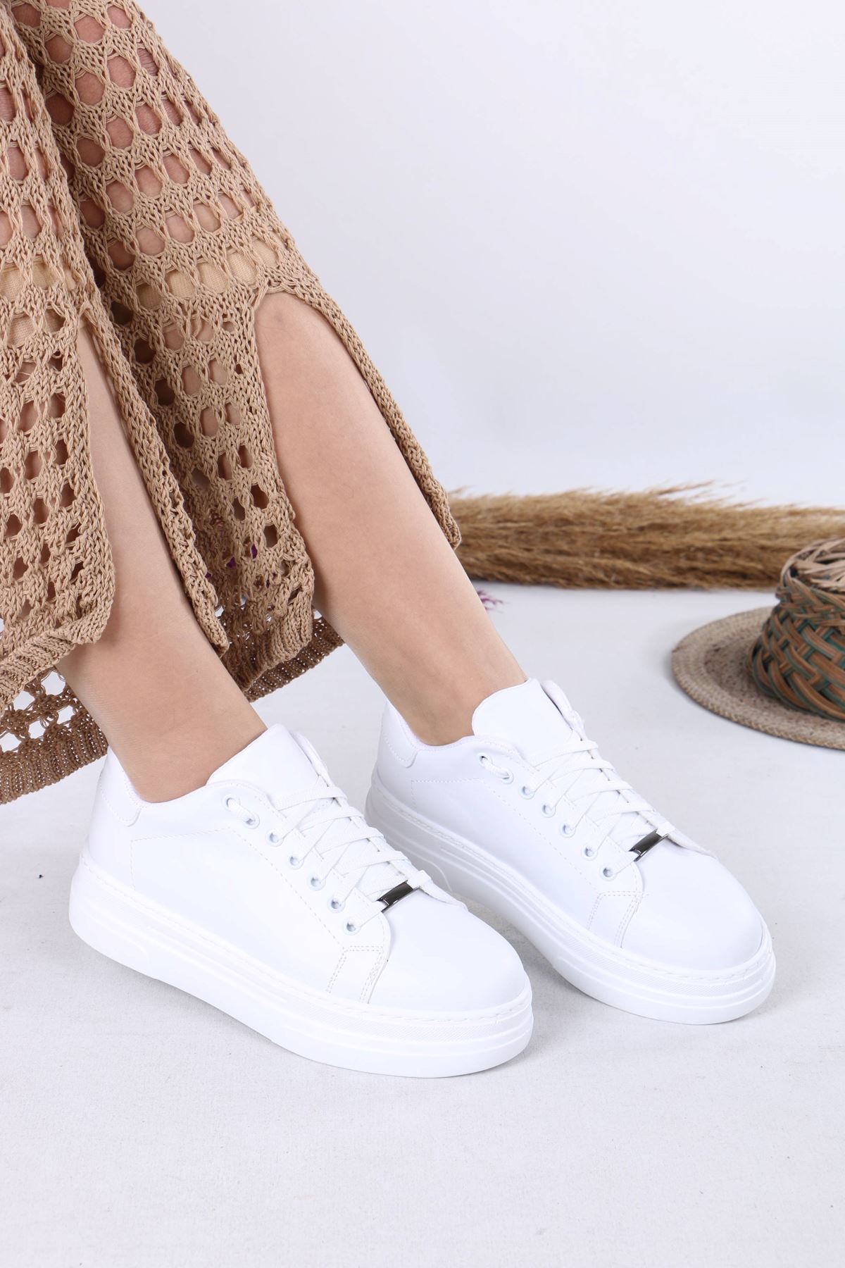 Mavise Beyaz Mat Deri Kadın Spor Ayakkabı