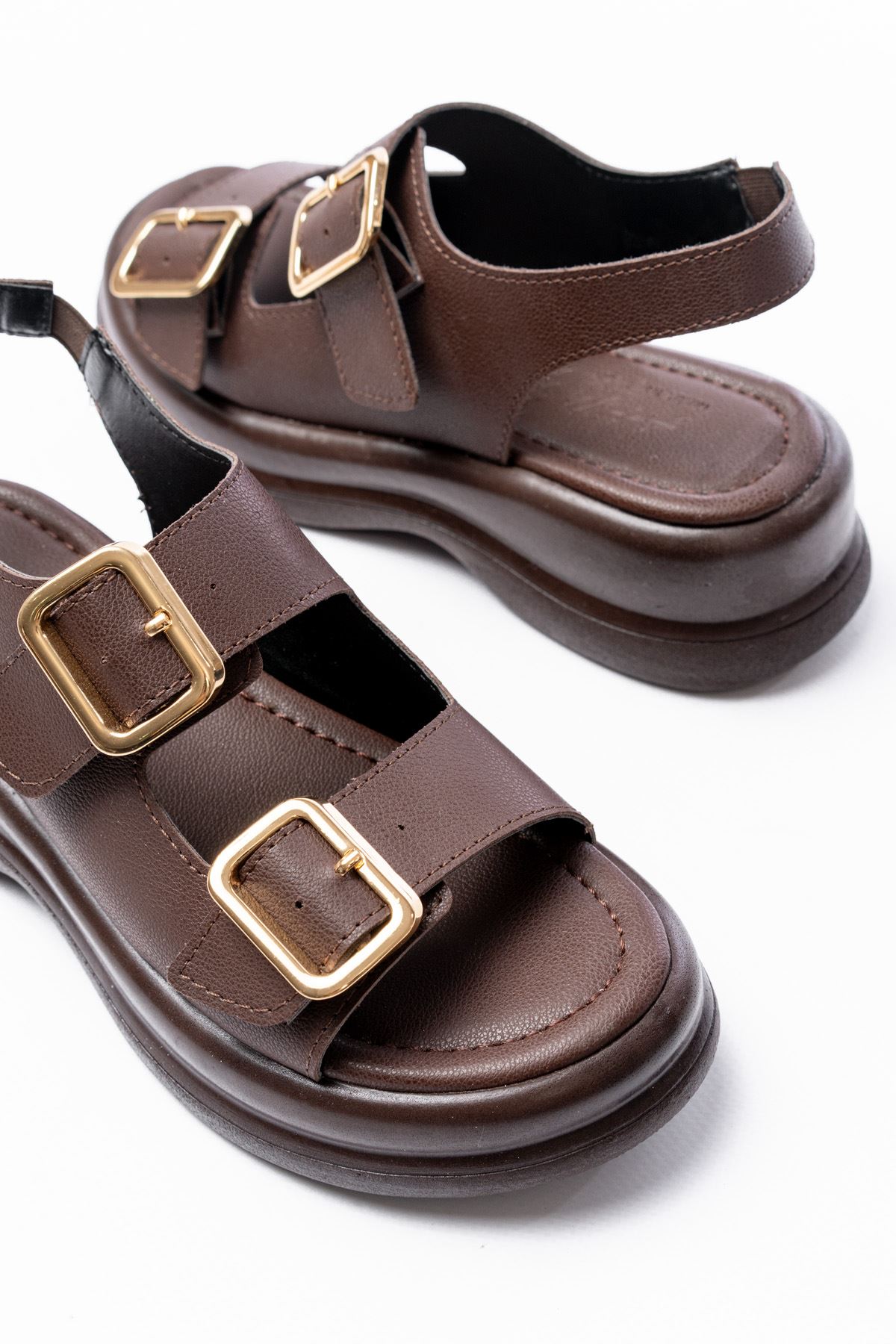 Lemoine Kahverengi Mat Deri Tokalı Kadın Sandalet