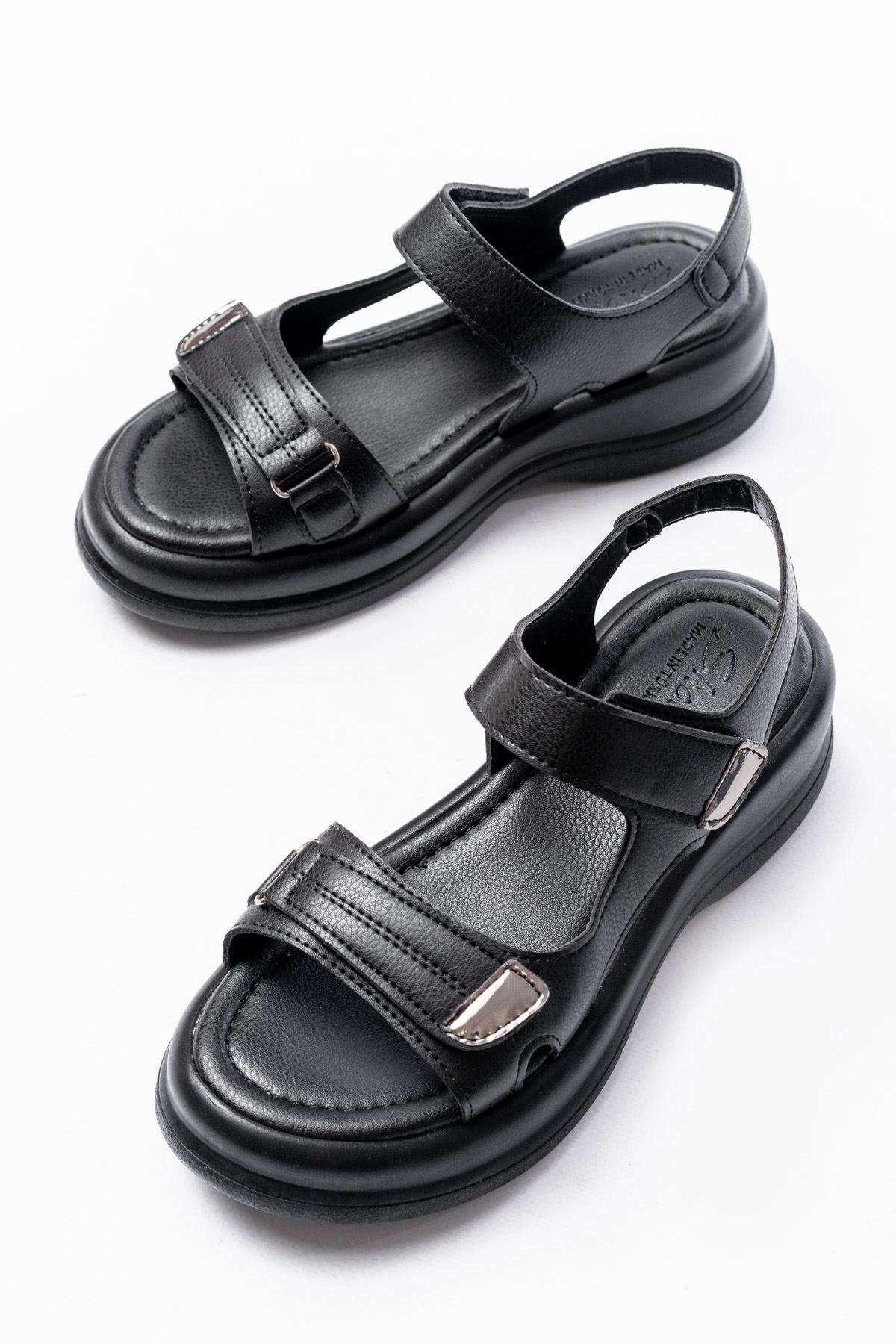 Majori Siyah Mat Deri Tokalı Kadın Sandalet