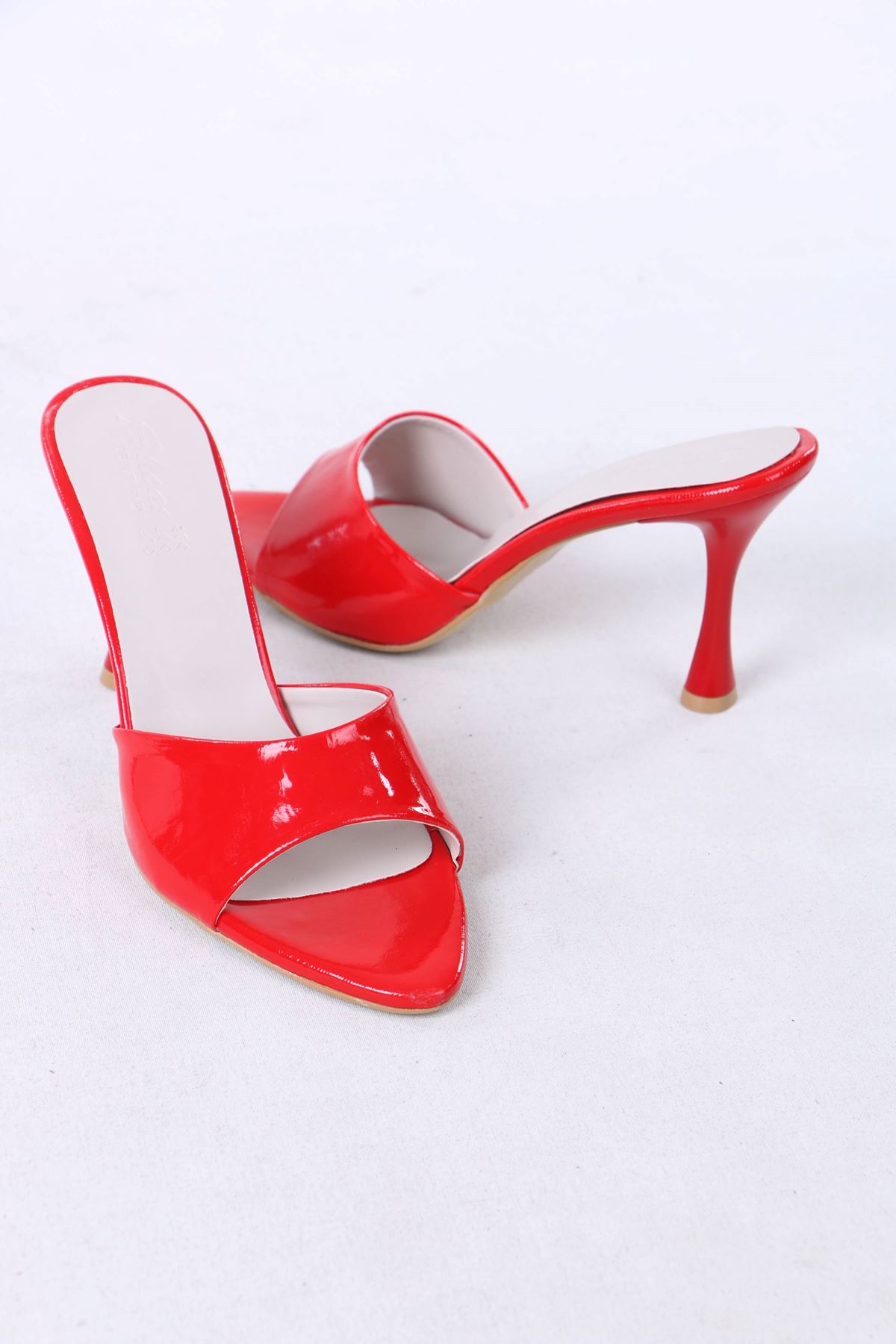 Nadeen Kırmızı Rugan Kadın Topuklu Terlik