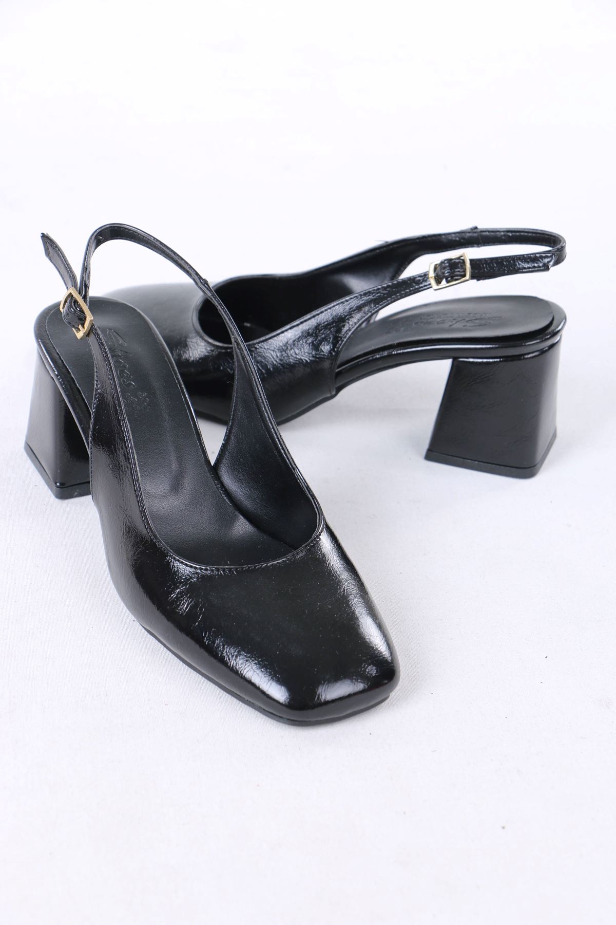 Wonne Siyah Rugan Kalın Topuklu Kadın Ayakkabı