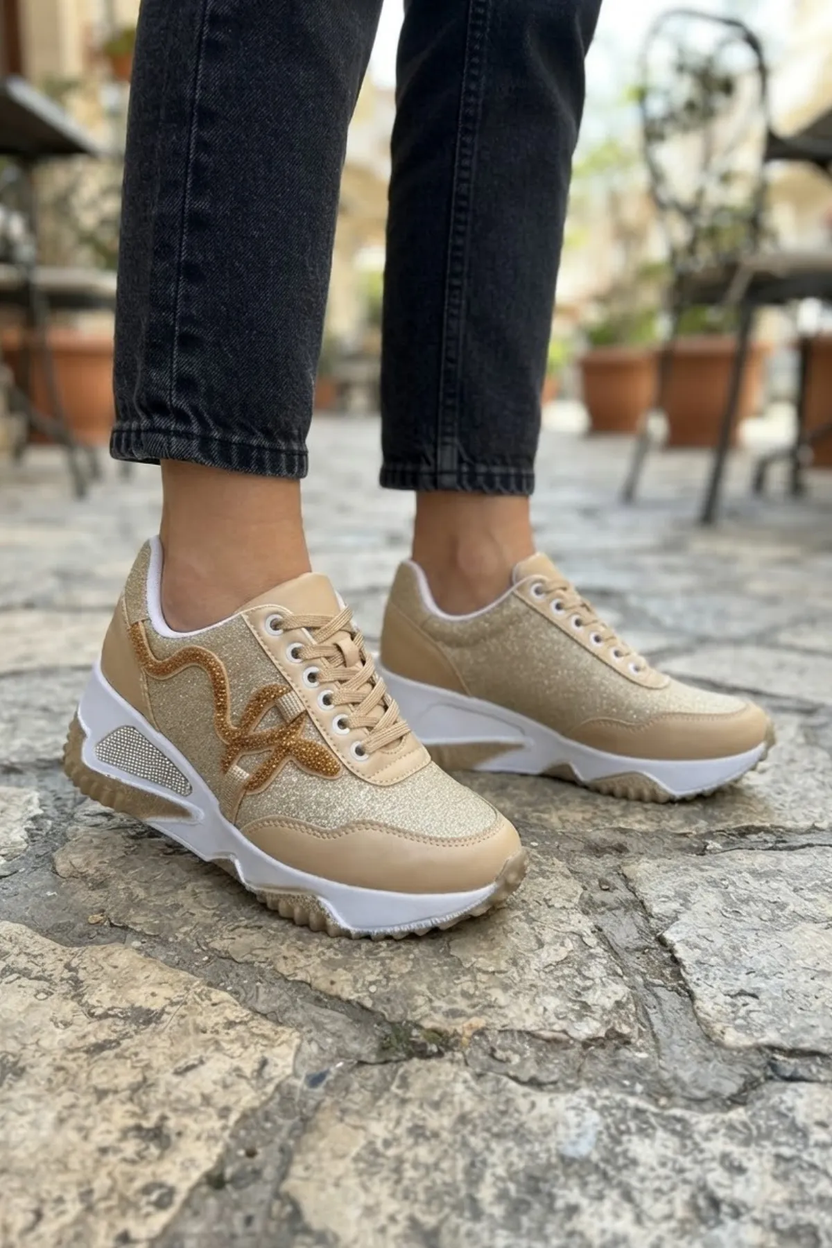 Aleza Nude Beyaz Taban Mat Deri Taşlı Kadın Spor Ayakkabı