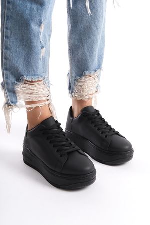 Delit Siyah Mat Deri Kadın Spor Ayakkabı