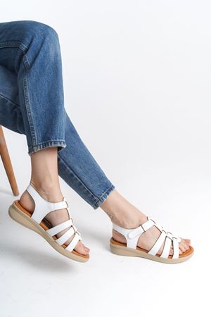 Alette Beyaz Mat Deri Kadın Sandalet