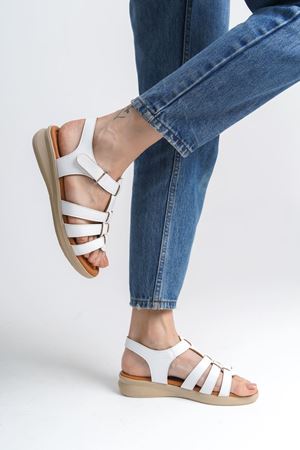 Alette Beyaz Mat Deri Kadın Sandalet