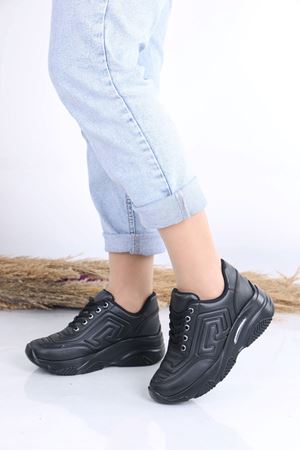 Alete Siyah Mat Deri Kadın Spor Ayakkabı