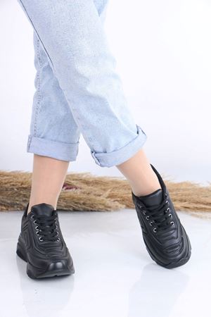 Alete Siyah Mat Deri Kadın Spor Ayakkabı