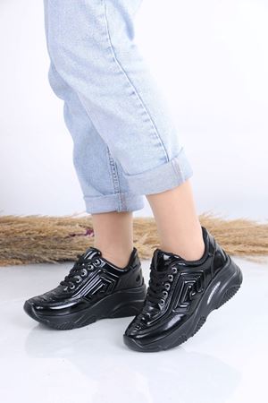 Alete Siyah Rugan Kadın Spor Ayakkabı