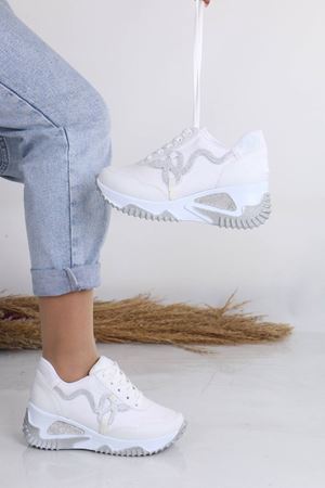 Aleza Beyaz Mat Deri Taşlı Kadın Spor Ayakkabı