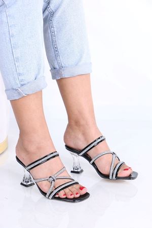 Albert Siyah Taşlı Topuklu Kadın Terlik