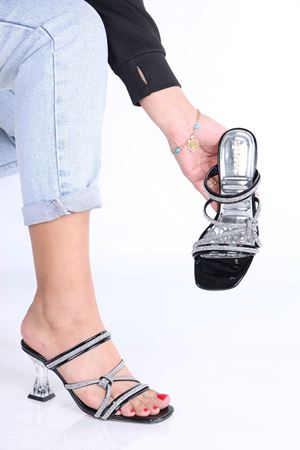 Albert Siyah Taşlı Topuklu Kadın Terlik