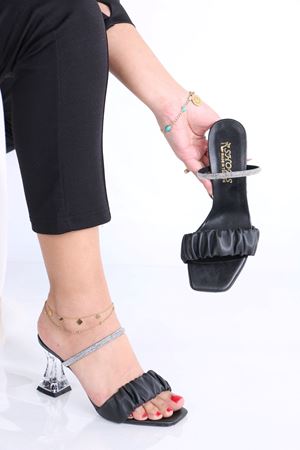 Hector Siyah Mat Deri Taşlı Topuklu Kadın Terlik