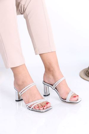 Drake Gümüş Taşlı Rugan Topuklu Kadın Terlik