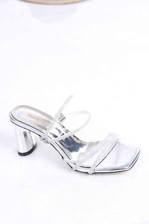 Drake Gümüş Taşlı Rugan Topuklu Kadın Terlik