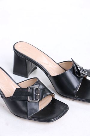 Aisha Siyah Mat Deri Topuklu Terlik