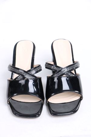 Donovan Siyah Rugan Topuklu Terlik