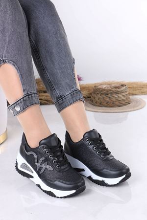 Aleza Siyah Beyaz Taban Mat Deri Taşlı Kadın Spor Ayakkabı