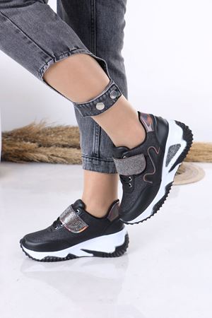 Fabre Siyah Beyaz Taban Mat Deri Kadın Spor Ayakkabı