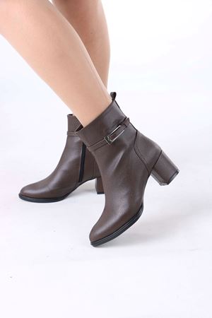 Junious Kahverengi Mat Deri Tokalı Fermuarlı Kadın Bot