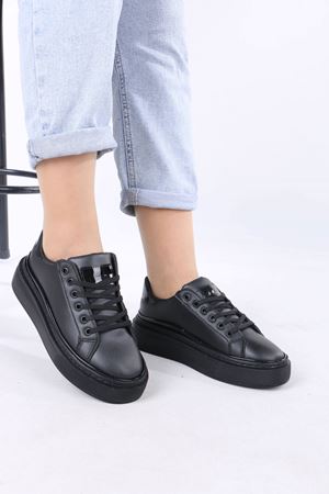 Zuri Siyah Mat Deri Bağcıklı Kadın Spor Ayakkabı