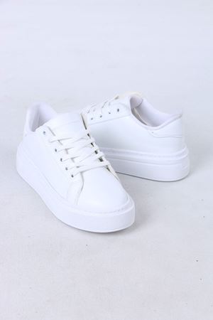 Jeri Beyaz Mat Deri Bağcıklı Kadın Spor Ayakkabı