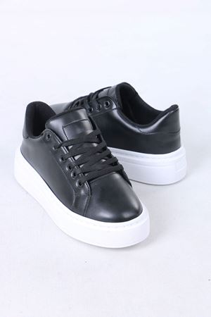 Jeri Siyah Beyaz Taban Mat Deri Bağcıklı Kadın Spor Ayakkabı