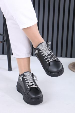 Lavera Siyah Mat Deri Taşlı Bağcıklı Kadın Spor Ayakkabı